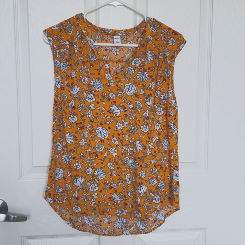 🌻Like New Flowy Floral Shirt